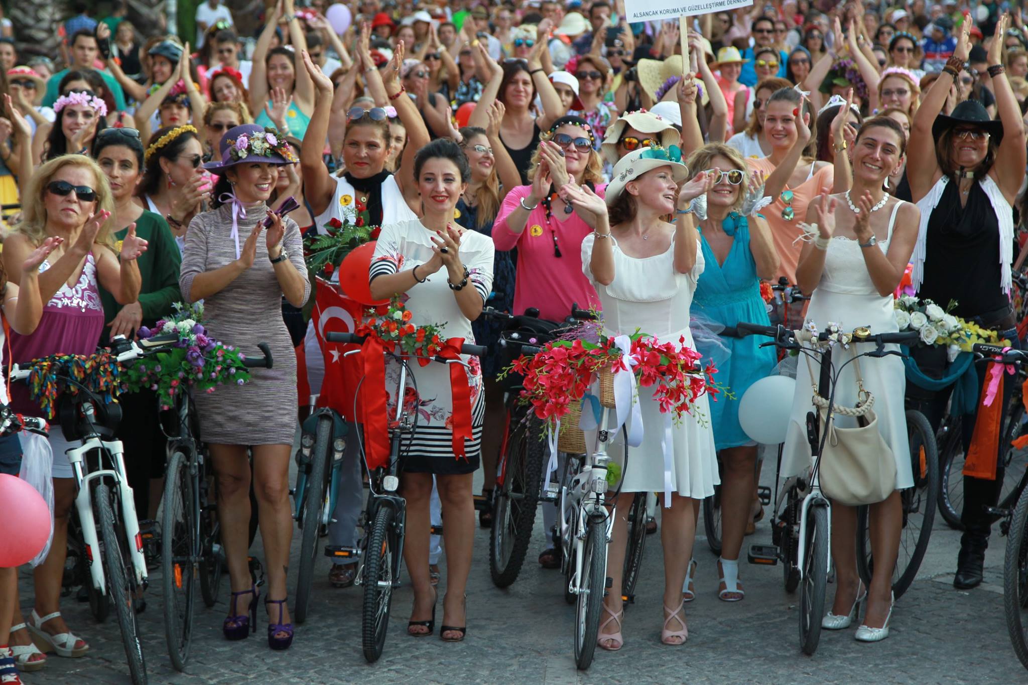 İzmirliler İşe Bisikletle Gidecek