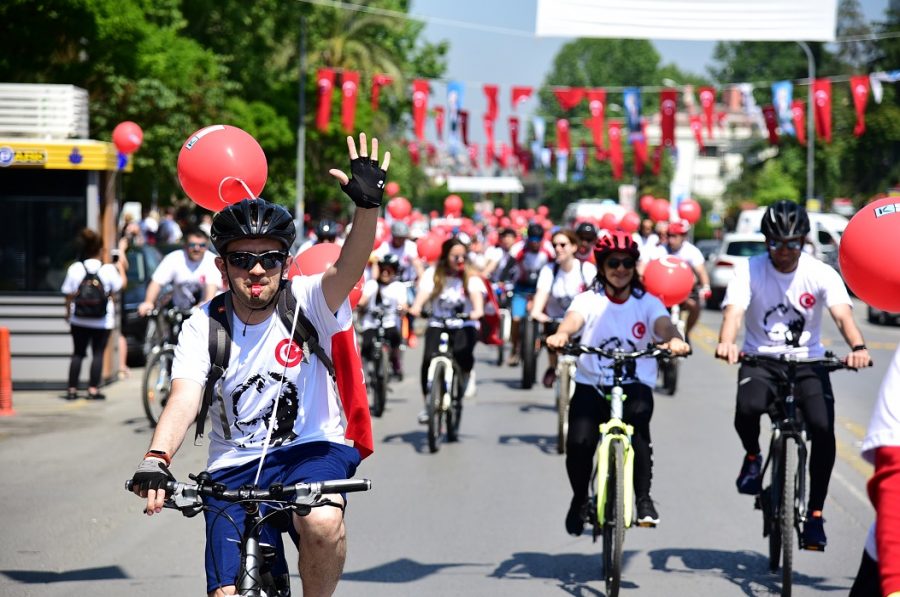 İzmir de Bisiklet Yolları Ağı Genişliyor