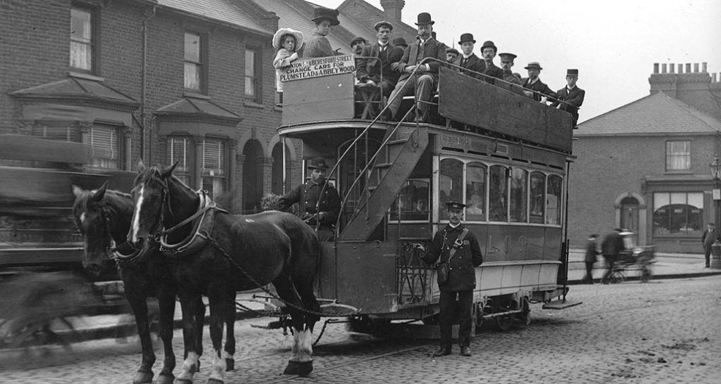 1900’de Londra’da 11 bin atlı taksi ve her biri günde 12 at gerektiren binlerce otobüs vardı.