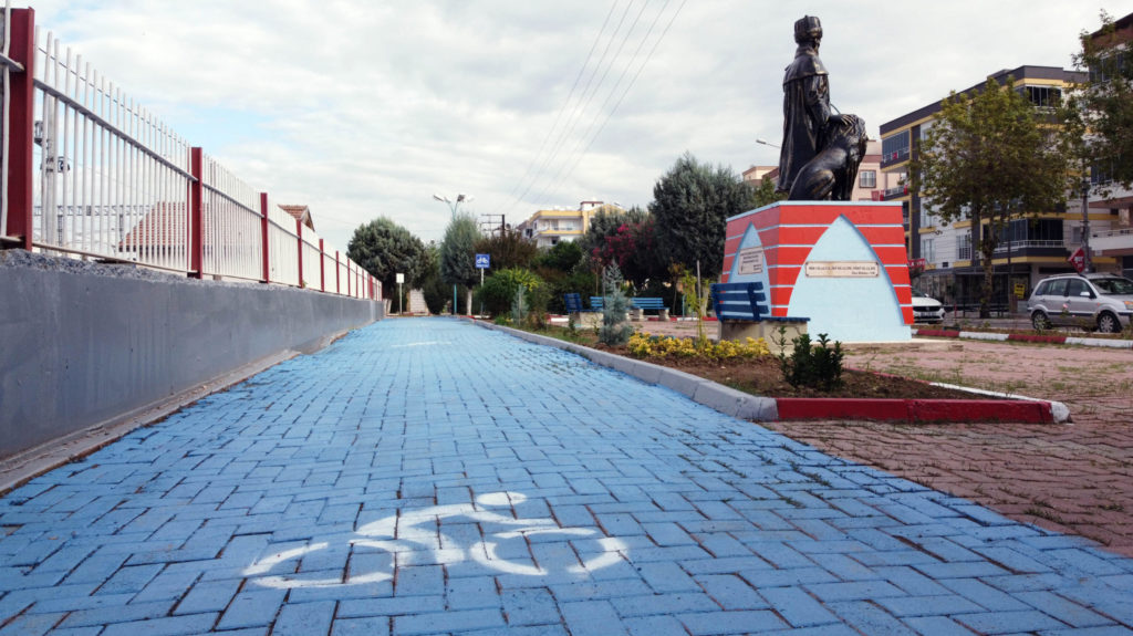 Tarsus Belediyesi 1. Etap bisiklet yolunu tamamlayarak halkın kullanımına açtı.